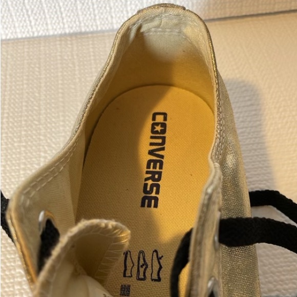 Converse man/woman metallic gold, size 10 Man/12 Woman. - Picture 7 of 8